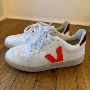 Veja V10 sneakers